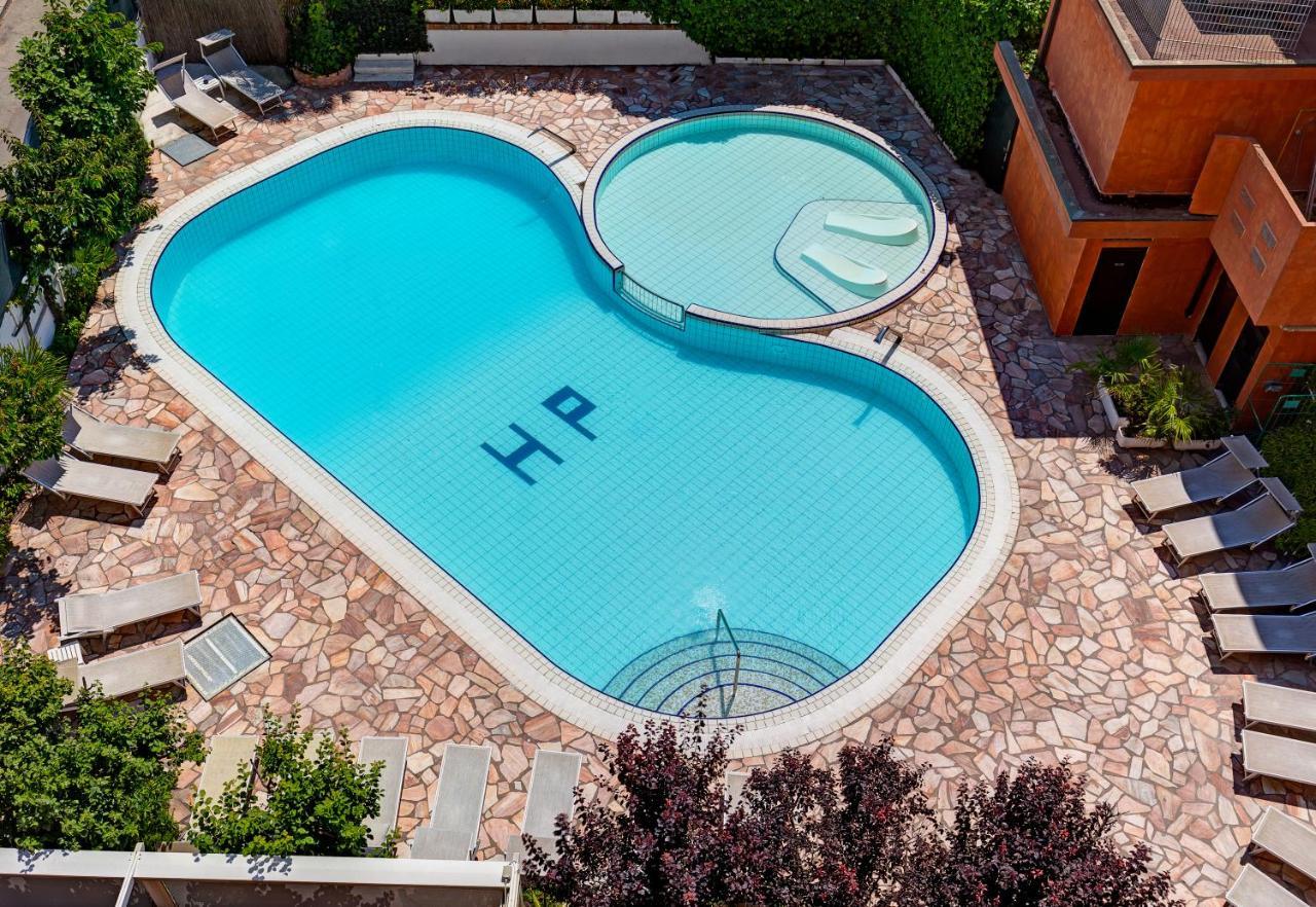 Hotel Piccadilly Lido di Jesolo Exteriör bild
