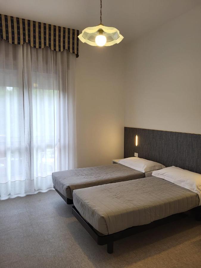 Hotel Piccadilly Lido di Jesolo Exteriör bild